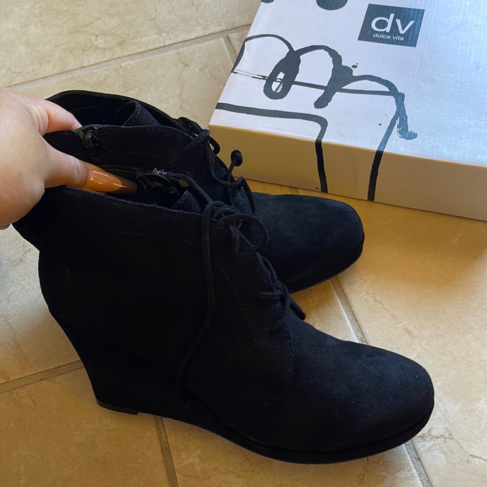 BRAND NEW Dolce Vita Wedge Suede ankle boots
